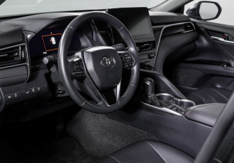 Подержанный автомобиль Toyota Camry Sedan 2023 года (14 фото)