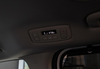 Подержанный автомобиль Kia Carnival 2021 года (13 фото)