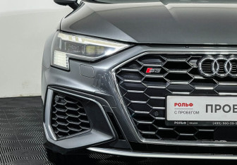 Подержанный автомобиль Audi S3 Hatchback 2020 года (27 фото)