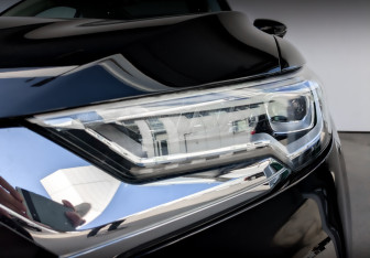 Подержанный автомобиль Hongqi HS5 2023 года (17 фото)