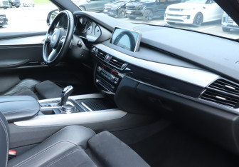 Подержанный автомобиль BMW X5 2015 года (9 фото)