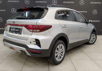 Подержанный автомобиль Kia Rio Hatchback 2021 года (5 фото)