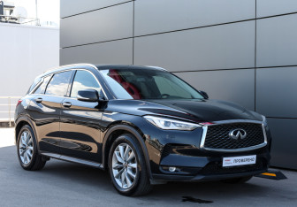 Подержанный автомобиль Infiniti QX50 2021 года (3 фото)