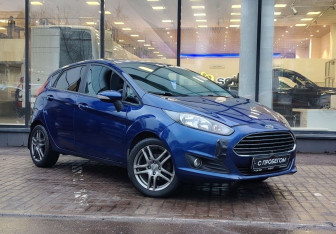 Подержанный автомобиль Ford Fiesta Hatchback 2017 года (3 фото)