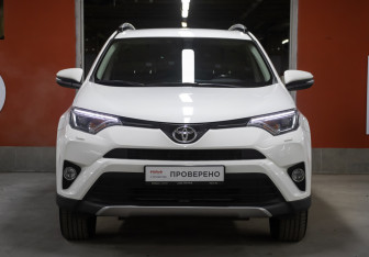Подержанный автомобиль Toyota RAV4 2019 года (2 фото)