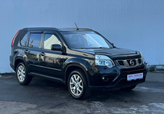 Подержанный автомобиль Nissan X-Trail 2011 года (3 фото)