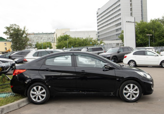 Подержанный автомобиль Hyundai Solaris Sedan 2012 года (3 фото)