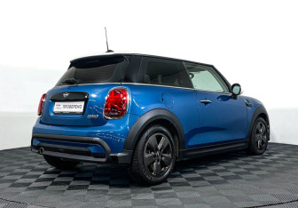 Подержанный автомобиль MINI Hatch 2021 года (5 фото)