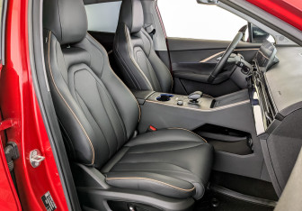 Подержанный автомобиль Omoda C5 2024 года (24 фото)