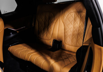 Подержанный автомобиль BMW X7 2024 года (13 фото)