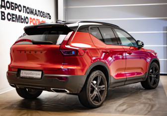 Подержанный автомобиль Volvo XC40 2019 года (4 фото)