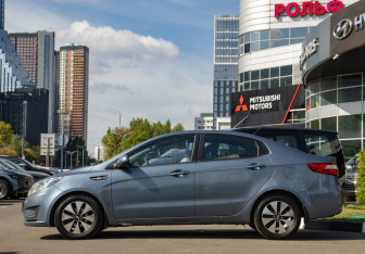 Подержанный автомобиль Kia Rio Sedan 2012 года (6 фото)