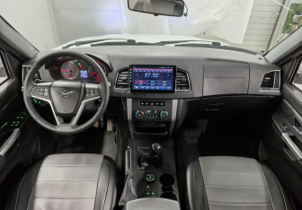 Подержанный автомобиль УАЗ Patriot 2017 года (11 фото)