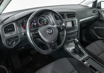 Подержанный автомобиль Volkswagen Golf Hatchback 2014 года (7 фото)