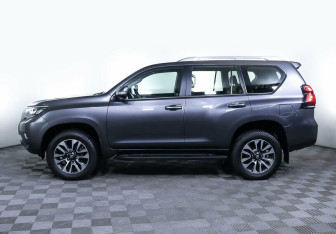 Подержанный автомобиль Toyota Land Cruiser Prado 2022 года (3 фото)