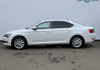Подержанный автомобиль Skoda Superb Liftback 2016 года (8 фото)