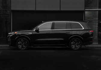 Подержанный автомобиль LiXiang L9 2024 года (7 фото)