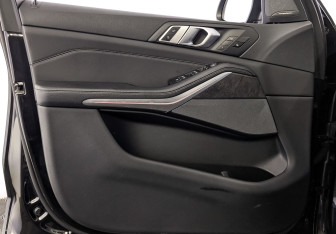 Подержанный автомобиль BMW X5 2018 года (19 фото)