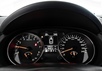 Подержанный автомобиль Nissan Qashqai 2013 года (16 фото)