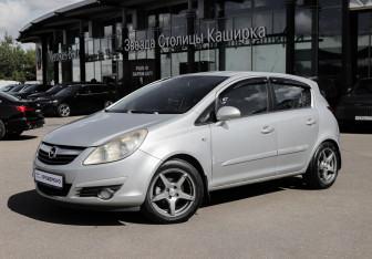 Подержанный автомобиль Opel Corsa 2007 года (18 фото)