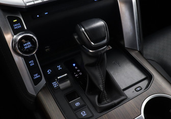 Подержанный автомобиль Toyota Land Cruiser Suv 2023 года (15 фото)