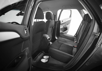 Подержанный автомобиль Citroen C4 Hatchback 2013 года (15 фото)