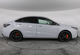 Подержанный автомобиль Omoda S5 GT 2023 года (4 фото)