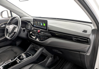 Подержанный автомобиль Москвич 3е 2023 года (11 фото)