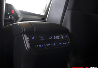 Подержанный автомобиль Toyota Highlander 2021 года (22 фото)