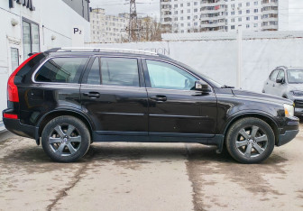 Подержанный автомобиль Volvo XC90 2010 года (4 фото)