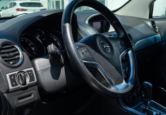 Подержанный автомобиль Opel Antara 2014 года (13 фото)