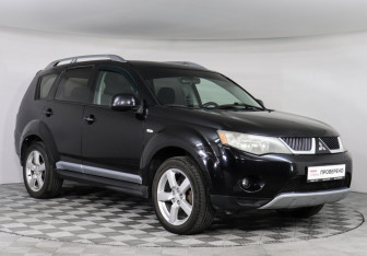 Подержанный автомобиль Mitsubishi Outlander 2008 года (2 фото)