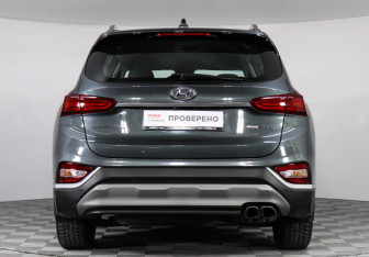 Подержанный автомобиль Hyundai Santa Fe 2019 года (6 фото)