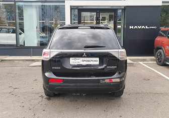 Подержанный автомобиль Mitsubishi Outlander 2012 года (6 фото)