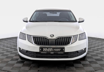 Подержанный автомобиль Skoda Octavia Liftback 2019 года (2 фото)