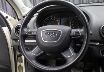 Подержанный автомобиль Audi A3 Sedan 2013 года (17 фото)