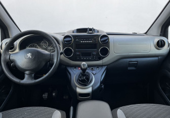 Подержанный автомобиль Peugeot Partner 2013 года (12 фото)
