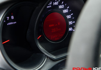 Подержанный автомобиль Kia Ceed Hatchback 2012 года (9 фото)