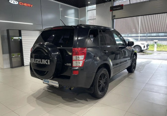 Подержанный автомобиль Suzuki Grand Vitara 2009 года (4 фото)