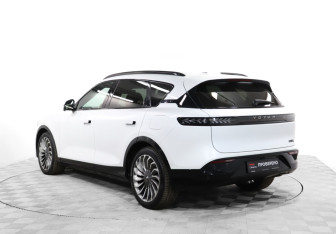 Подержанный автомобиль Voyah Free 2023 года (7 фото)