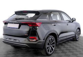 Новый FAW Bestune T77 2024 (2 фото)