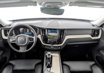 Подержанный автомобиль Volvo XC60 2021 года (14 фото)