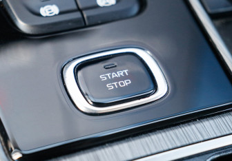 Подержанный автомобиль FAW Bestune T77 2023 года (14 фото)