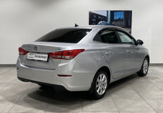 Подержанный автомобиль Changan Alsvin 2023 года (5 фото)