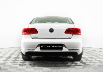 Подержанный автомобиль Volkswagen Passat Sedan 2011 года (4 фото)