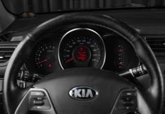 Подержанный автомобиль Kia Rio Sedan 2016 года (10 фото)