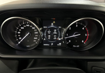 Подержанный автомобиль Land Rover Range Rover Sport 2016 года (12 фото)