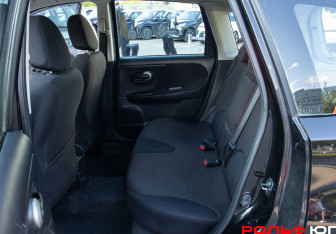 Подержанный автомобиль Nissan Note 2010 года (8 фото)