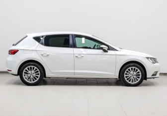 Подержанный автомобиль SEAT Leon Hatchback 2013 года (4 фото)