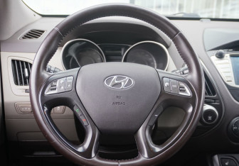Подержанный автомобиль Hyundai ix35 2014 года (14 фото)